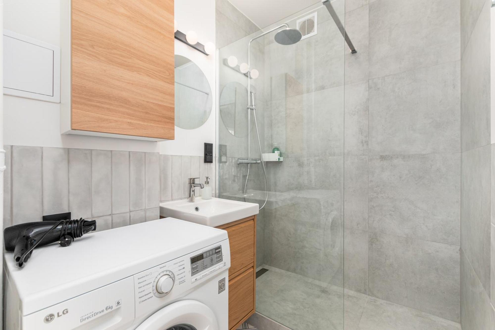 3 Bedroom Apartment Lipowa By Your Freedom วอร์ซอ ภายนอก รูปภาพ